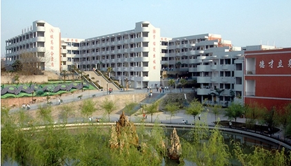 重慶市三峽水利電力學(xué)校 培養(yǎng)網(wǎng)絡(luò)技術(shù)服務(wù)人才的搖籃